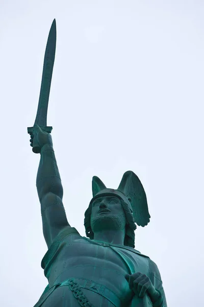 데크 몰에 있는 아르미니우스 기념비 — 스톡 사진