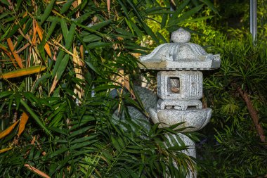 Bambu zen Bahçe taş lambalı