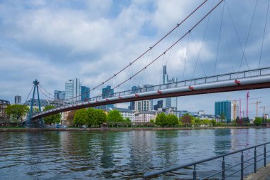 skyline Frankfurt köprü