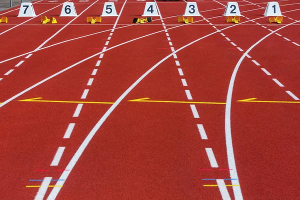 Atletizm izler ve numaraları başlar