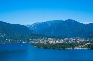 Ascona, dağlar ve Lago Maggiore
