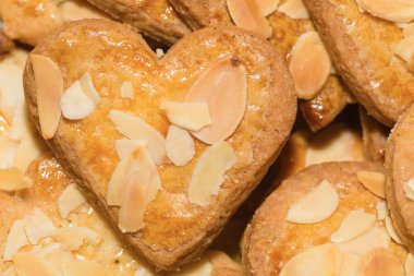 bir kalp şeklinde Noel kurabiyeleri