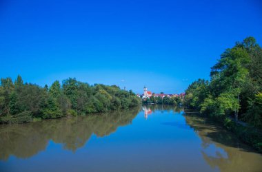 Neckar Nehri ve şehir Nuertingen