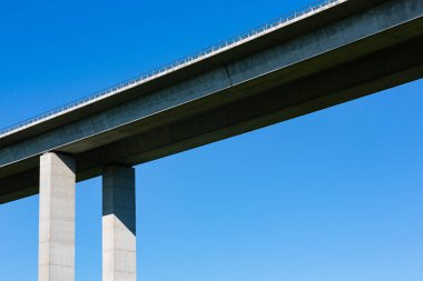 Almanya 'daki Aichtal viyadük inşaatının ayrıntıları ve sütunları