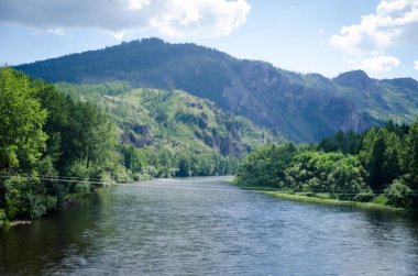  Khakassia güzel kayalarda