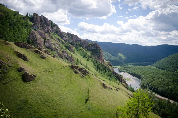  Khakassia güzel kayalarda