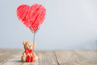 sahibi ile sevgiliye notları, ayı