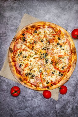 Pizza mermer masada.