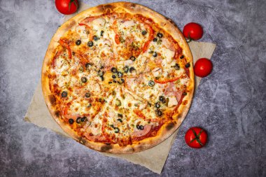 Pizza mermer masada.