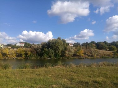 Nehirli yaz manzarası