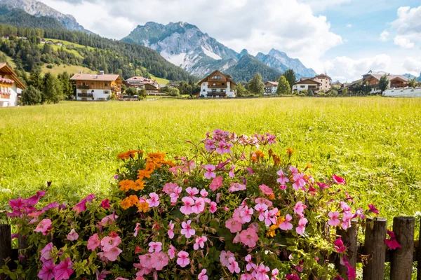 Köy Val Gardena Güney Tirol Dolomiten dağ — Stok fotoğraf