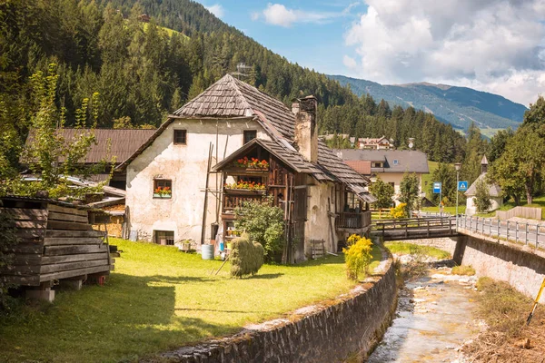 Dorf Val Gardena Südtirol Dolomiten — Stockfoto