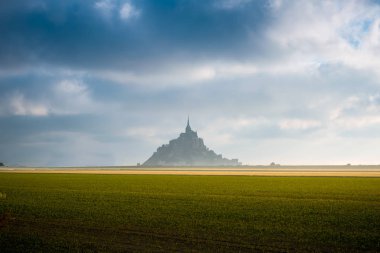 Mont Saint Michel gelgit Adası