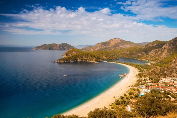 Oludeniz laguny w morze widok na plażę — Zdjęcie stockowe