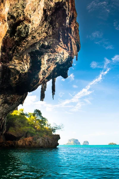 Tropische Phra Nang strand van Railay Krabi Thailand. — Stockfoto