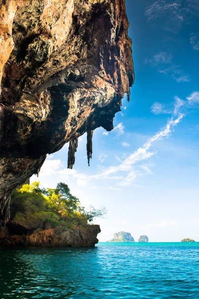 Tropical Phra Nang Beach à Railay Krabi Thaïlande . — Photo