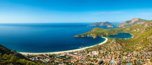 Oludeniz lagun i havet landskap utsikt över stranden — Stockfoto