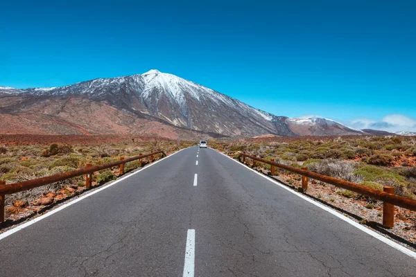 Camino de asfalto al Teide volcan Tenerife, Canarias — Foto de Stock