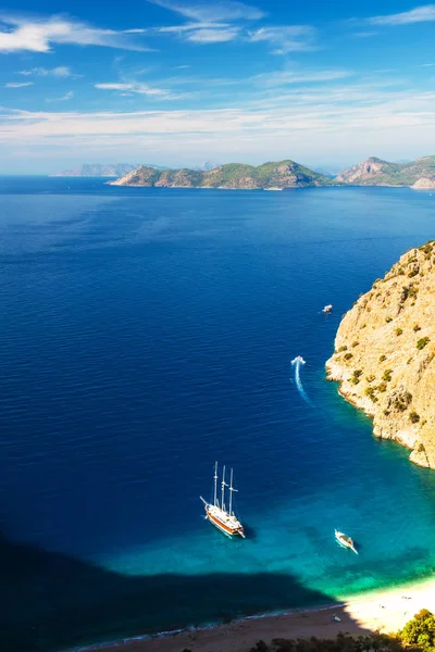 Borboleta vista para o mar vale e barco Oludeniz, Turquia — Fotografia de Stock