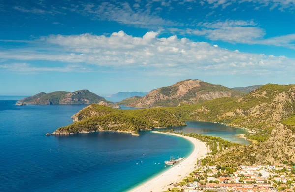 Oludeniz laguny w morze widok na plażę — Zdjęcie stockowe