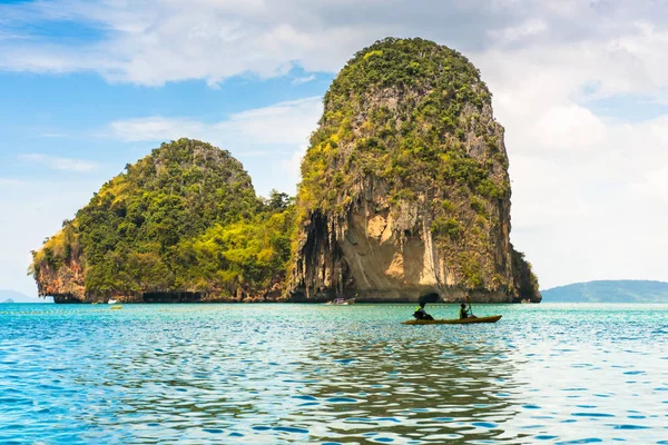Tropikal Phra Nang Beach adlı Railay Krabi Thailand.