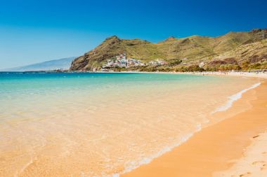 Plaj Las Teresitas Tenerife şaşırtıcı görünümü