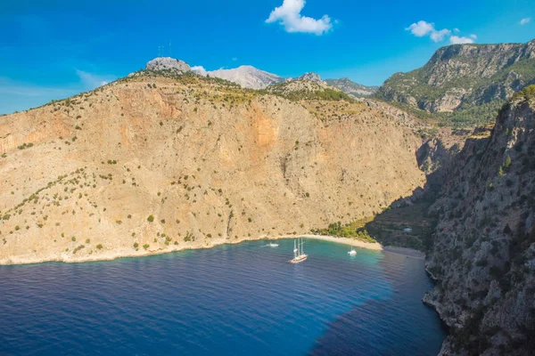 Butterfly valley sea view and boat Oludeniz,Turkey — Stock Photo, Image