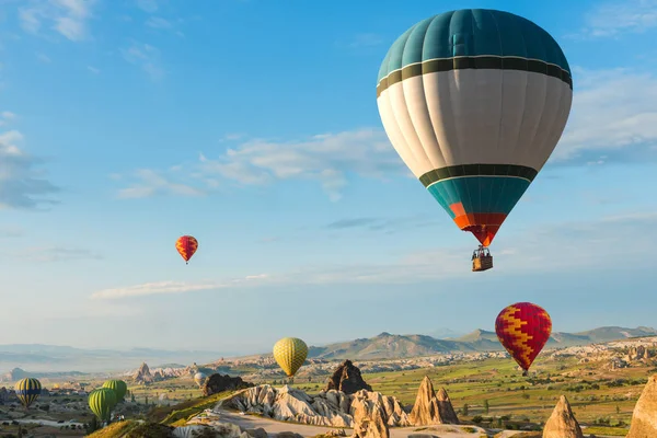 Luftballong i Kappadokien, Turkiet — Stockfoto