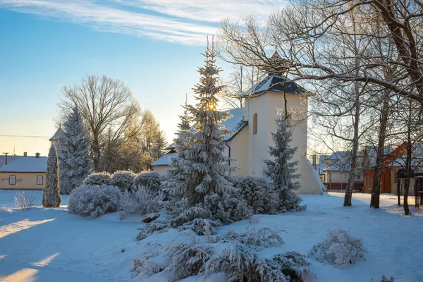 Vinter i europæisk landsby. Nytår, jul - Stock-foto