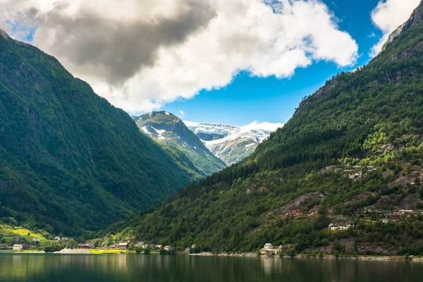 Hardanger Fjord Noruega paisagem . — Fotografia de Stock