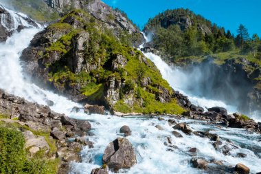Yaz Latefossen şelale Odda Norveç