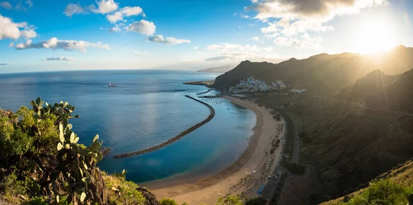 Vista panoramica sulla spiaggia las Teresitas Tenerife — Foto Stock