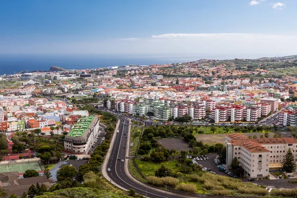 Flygfoto över ett bostadsområde i Santa Cruz de Tenerife på Teneriffa Kanarieöarna. Spanien — Stockfoto