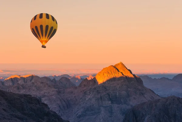 Luftballong över Mount Moses Sinai sunset — Stockfoto