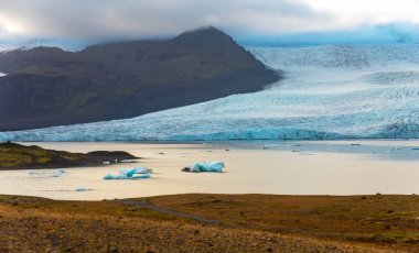 Fjallsarlon Buzul Gölü, İzlanda 'da Buzdağları ve Buzdağları