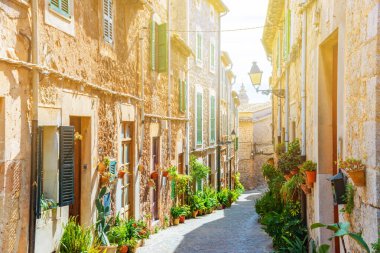 Valldemossa eski Akdeniz köyü, Mayorka, İspanya 'nın simgesi.