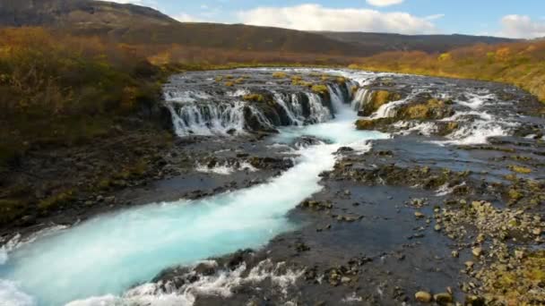 Bruarfoss, wodospad na Islandii — Wideo stockowe
