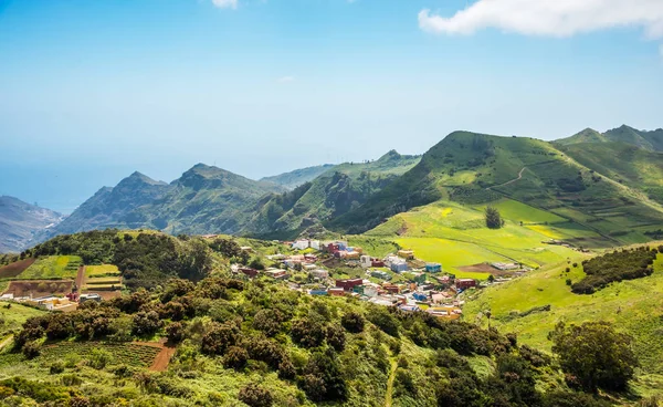 Letecký pohled na vesnici poblíž La Laguna, ostrov Tenerife, Kanárek — Stock fotografie