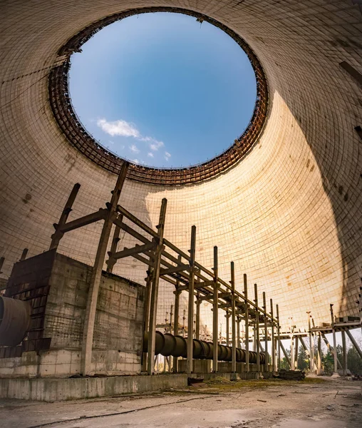 Torre de esfriamento da quinta potência Chernobyl — Fotografia de Stock