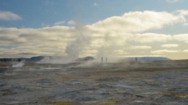 Kaynar çamur İzlanda 'daki Namafjall Hver jeotermal alanını kaplar.