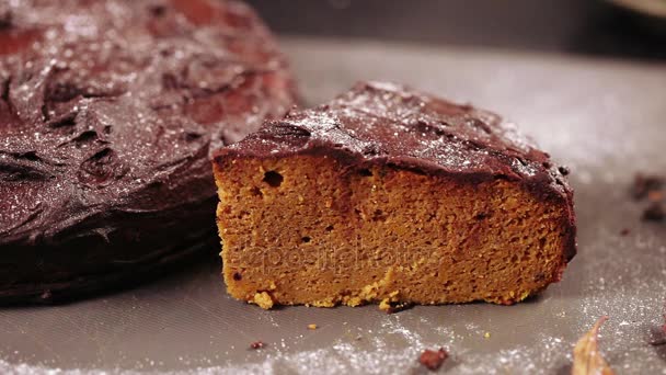 Chocolate pumpkin cake — Stock Video