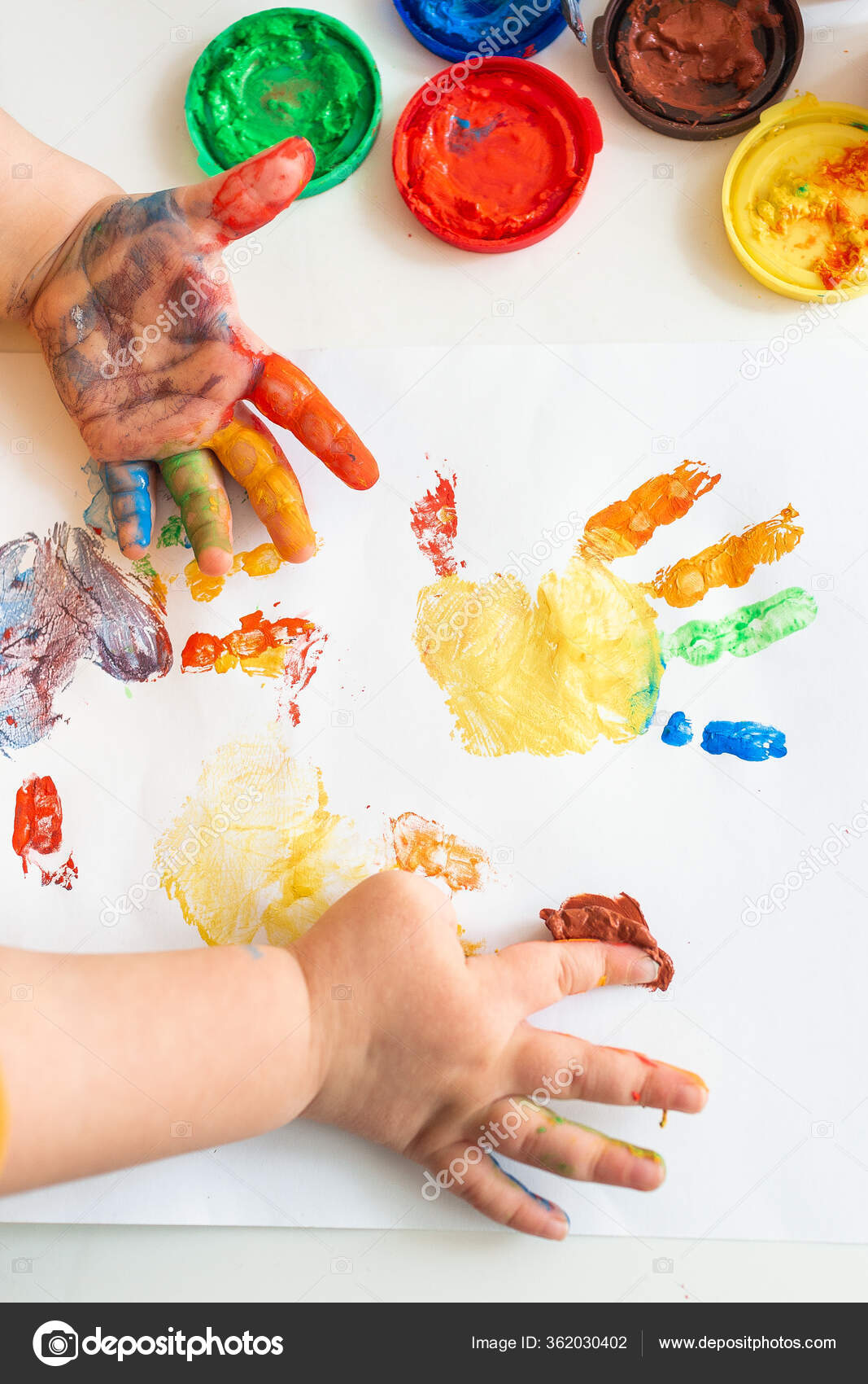 Fechar Impressão Mão Colorida Fundo Branco Idéias Para Desenhar Com — Foto  © Pasik8 #362030402, image size:1067x1700