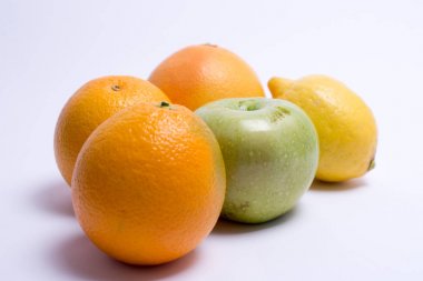 Beyaz bir arka plan üzerinde izole meyve.