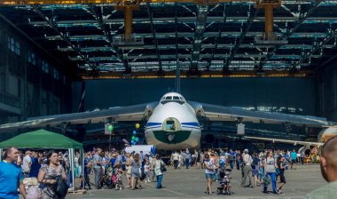 Ulyanovsk, Rusya Federasyonu. 19.08.2017. tatil - Hava Filosu gün / sivil havacılık günü / gün, hava akımı / gün uçak. gösteri Antonov An-124