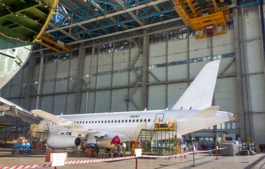Ulyanovsk, Rusya Federasyonu. 19.08.2017. tatil - Hava Filosu gün / gün sivil havacılık / gün, hava akımı / gün uçak. Gösteri yeni Sukhoi Superjet Ssj-100