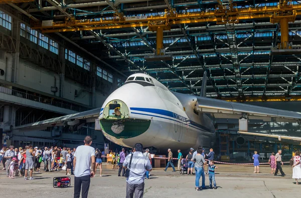 Ulyanovsk, Rusya Federasyonu. 19.08.2017. tatil - Hava Filosu gün / sivil havacılık günü / gün, hava akımı / gün uçak. gösteri Antonov An-124