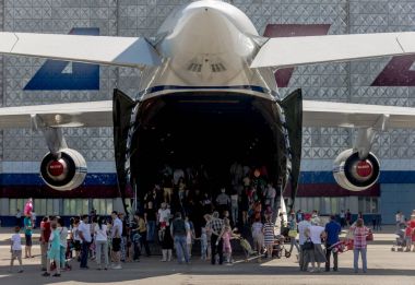 Ulyanovsk, Rusya Federasyonu. 19.08.2017. tatil - Hava Filosu gün / sivil havacılık günü / gün, hava akımı / gün uçak. gösteri Antonov An-124