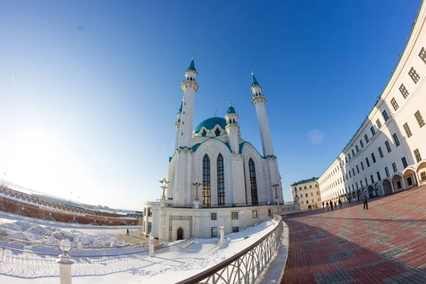 La Mezquita Kul Sharif es una de las mezquitas más grandes de Rusia. La mezquita Kul Sharif se encuentra en la ciudad de Kazán en Rusia. — Foto de Stock