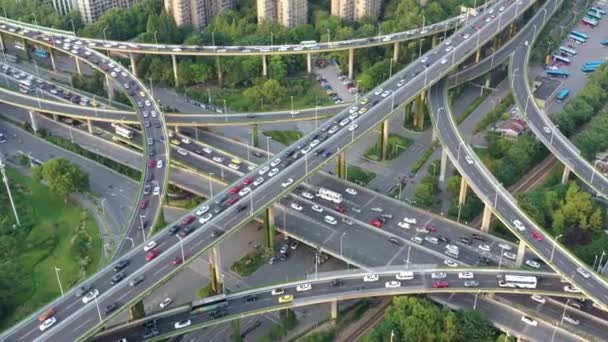 Luchtfoto Van Snelweg Viaduct Stad — Stockvideo