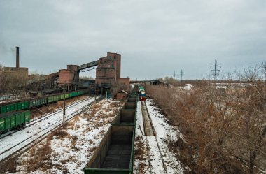Gondol otomobillerin kömür yükleme yeri 